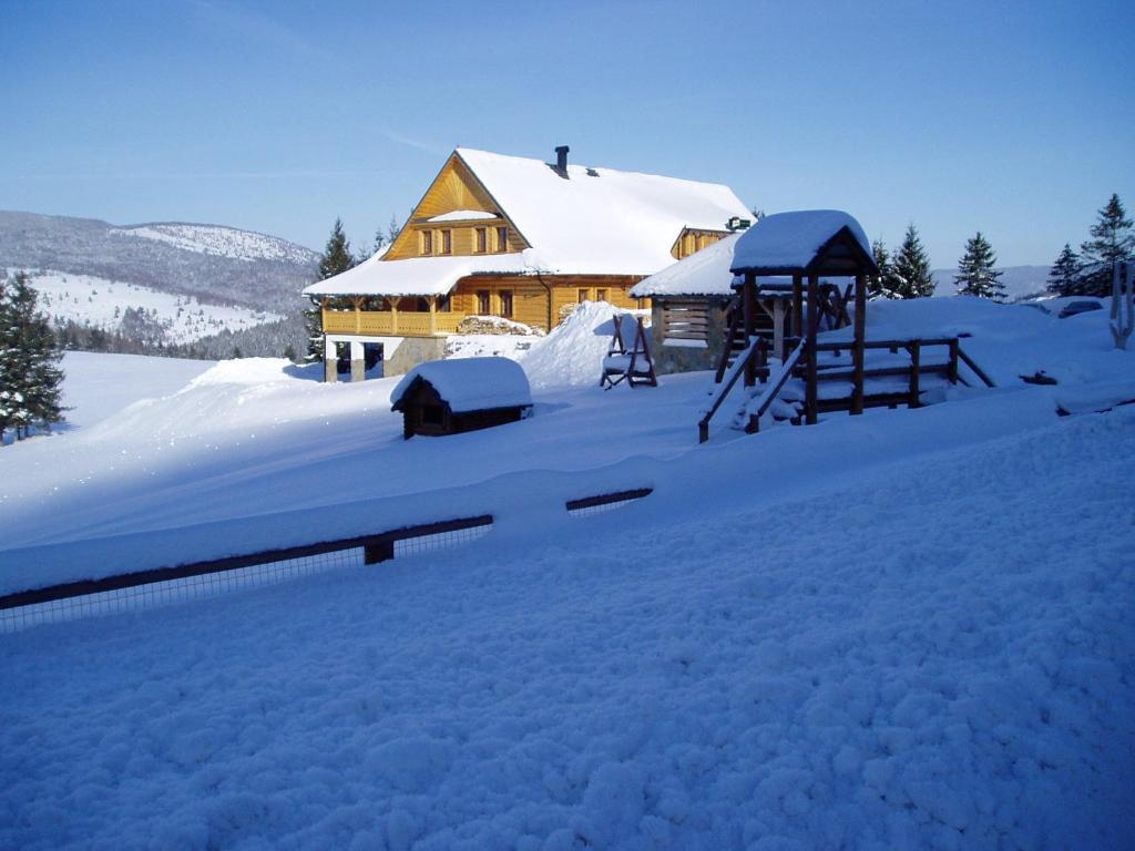 Koliba Holica Bed & Breakfast Namestovo Exterior photo